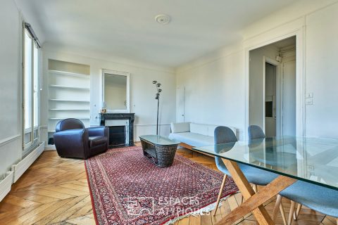 Location meublé avec balcon filant Filles du Calvaire / République