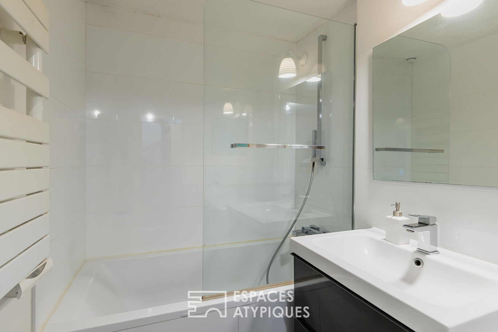 Duplex sous les toits en dernier étage