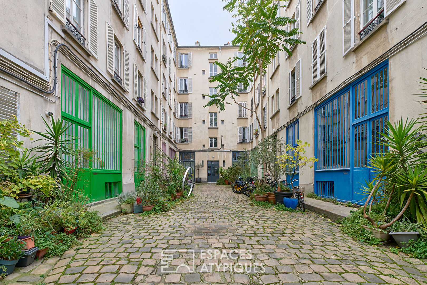 Duplex baigné de lumière à deux pas du marché d’Aligre