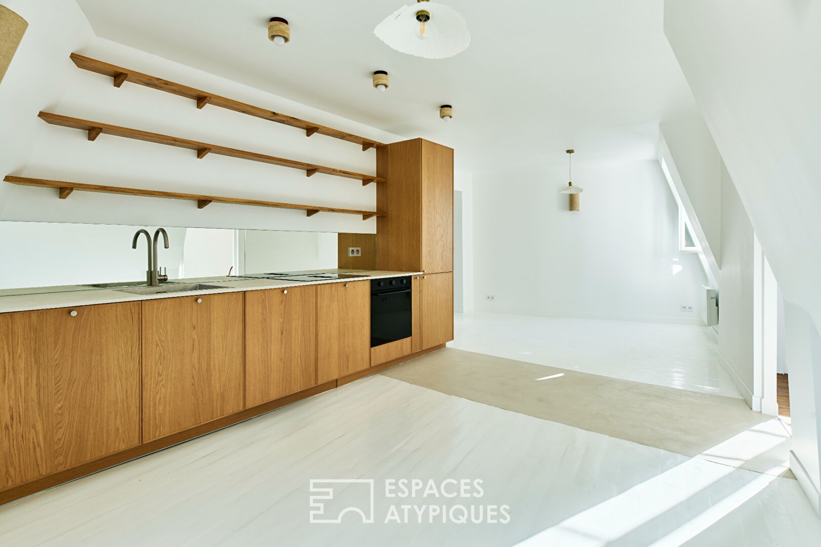 Dernier étage de charme refait par architecte