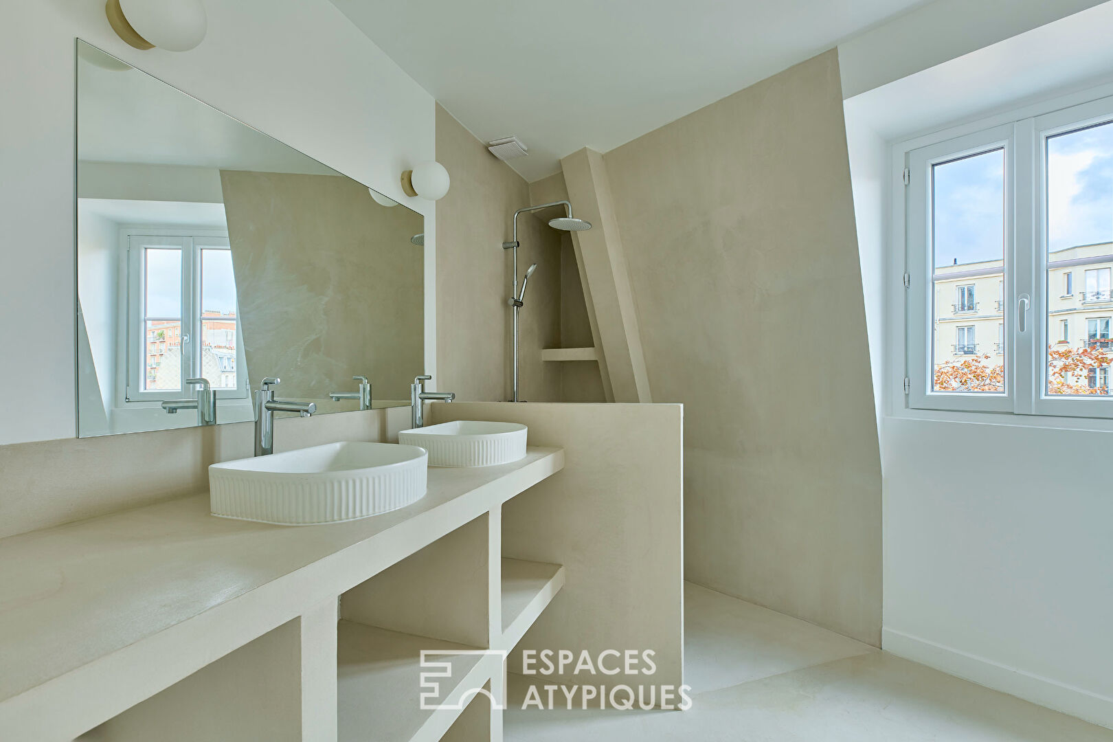 Dernier étage de charme refait par architecte