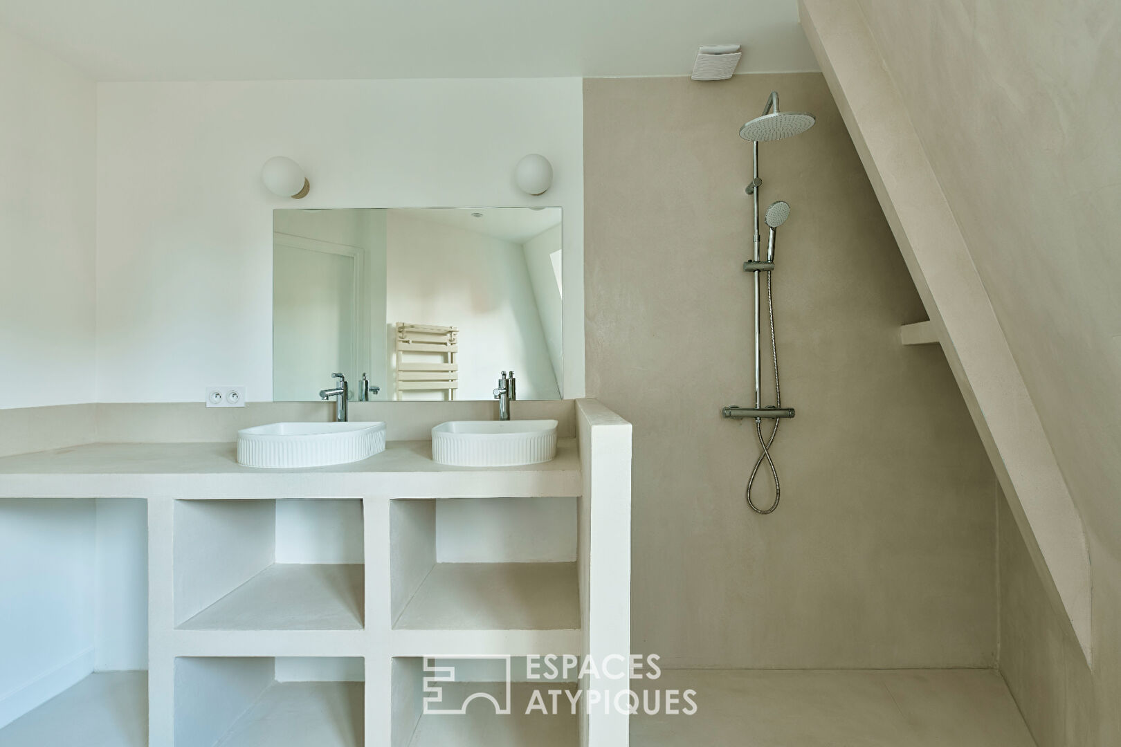 Dernier étage de charme refait par architecte