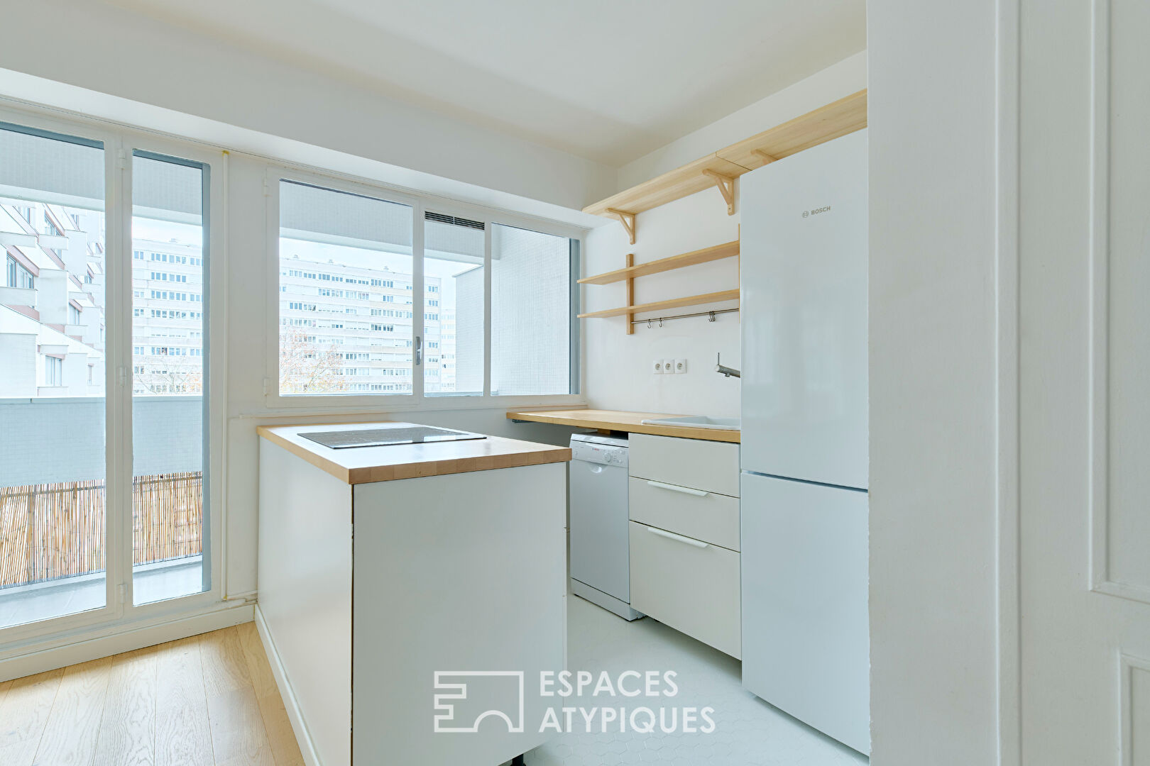 Bright apartment with balcony