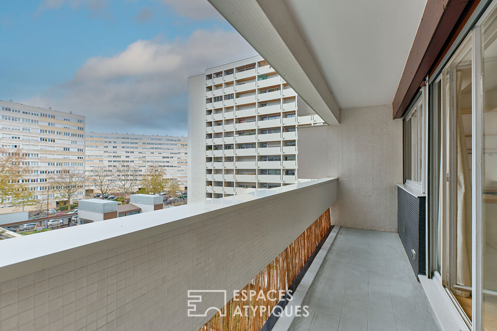 Bright apartment with balcony