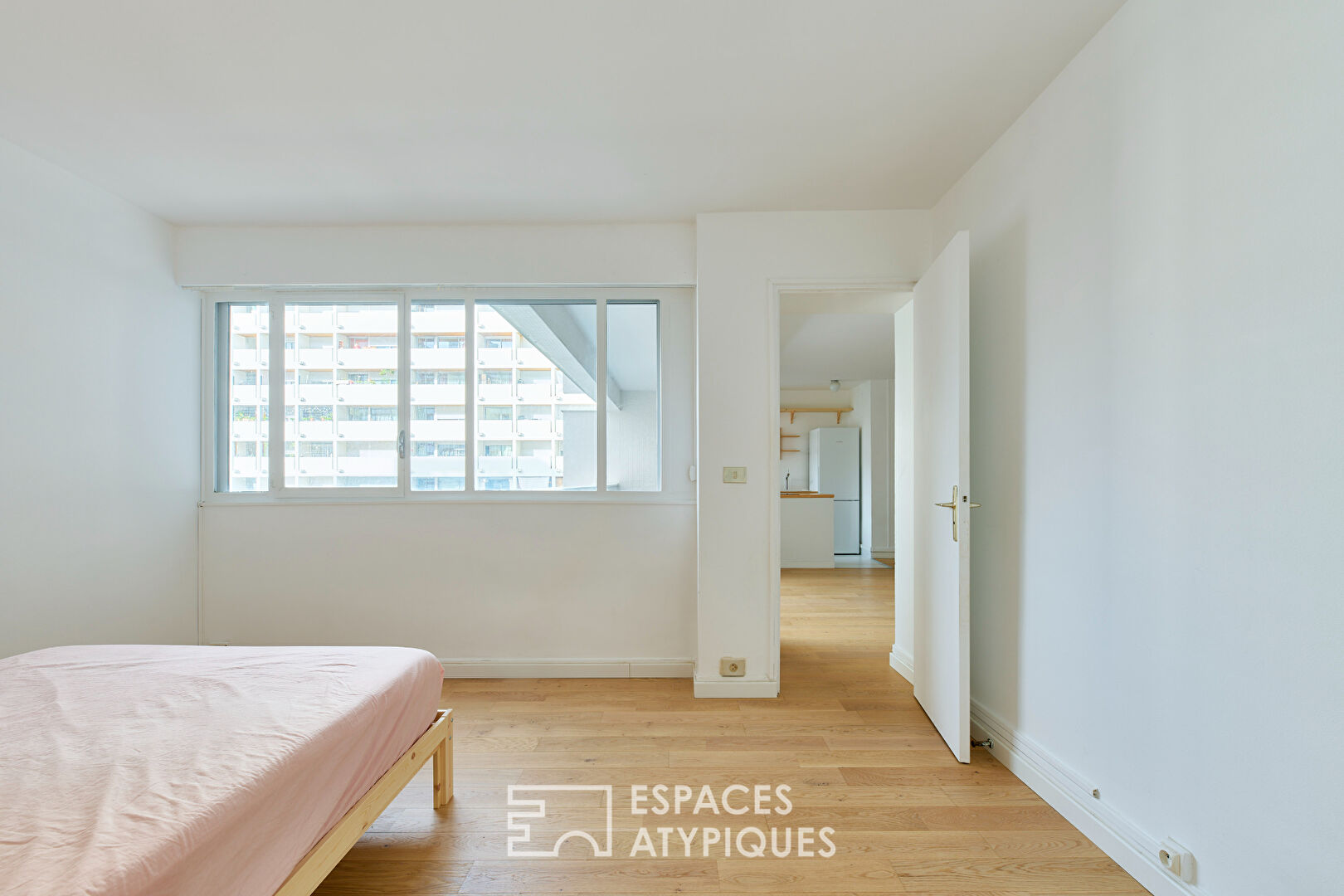 Bright apartment with balcony