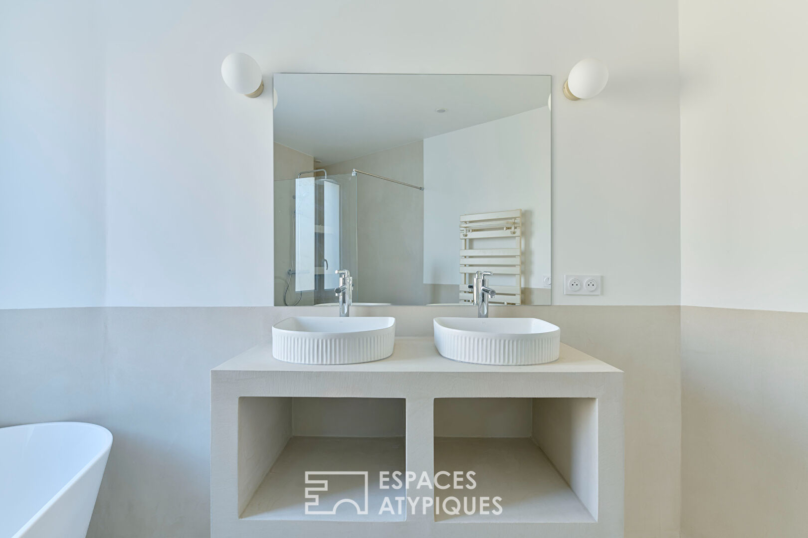 Appartement refait par architecte avec balcon