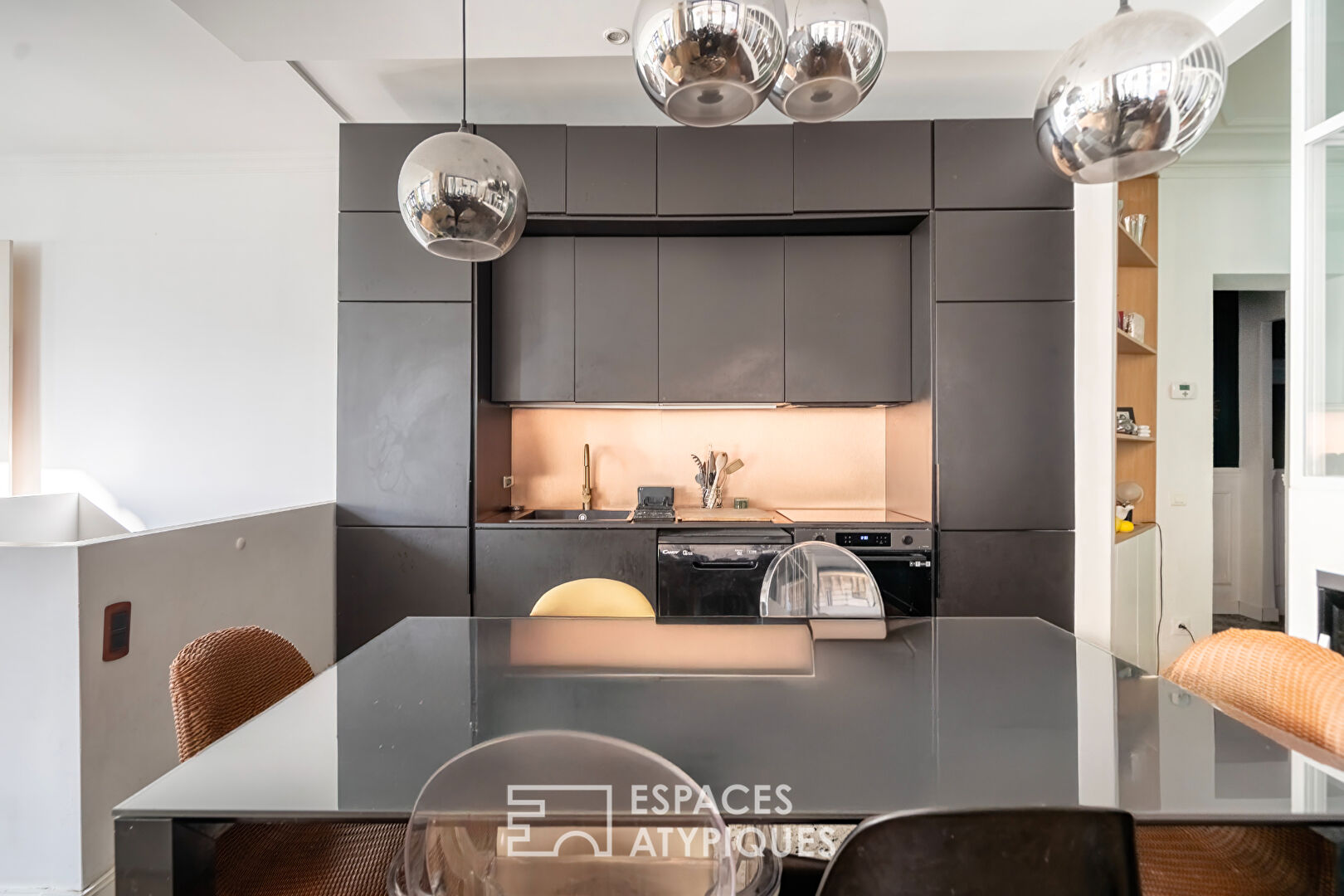 Duplex dans une ancienne boutique au calme d&rsquo;une impasse