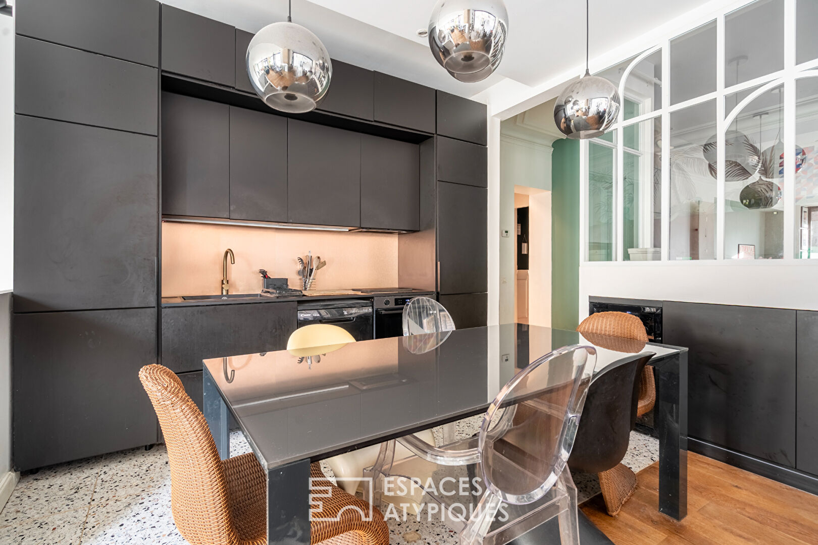 Duplex dans une ancienne boutique au calme d&rsquo;une impasse