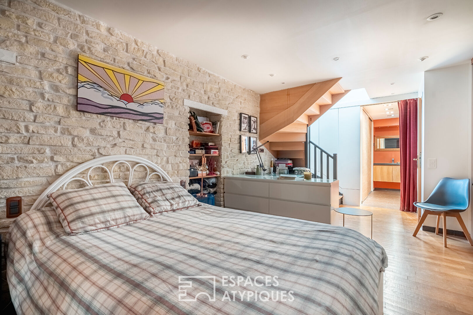 Duplex dans une ancienne boutique au calme d&rsquo;une impasse