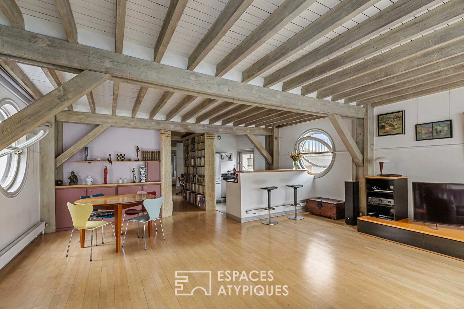 Appartement dans un ancien lavoir avec terrasse partagée