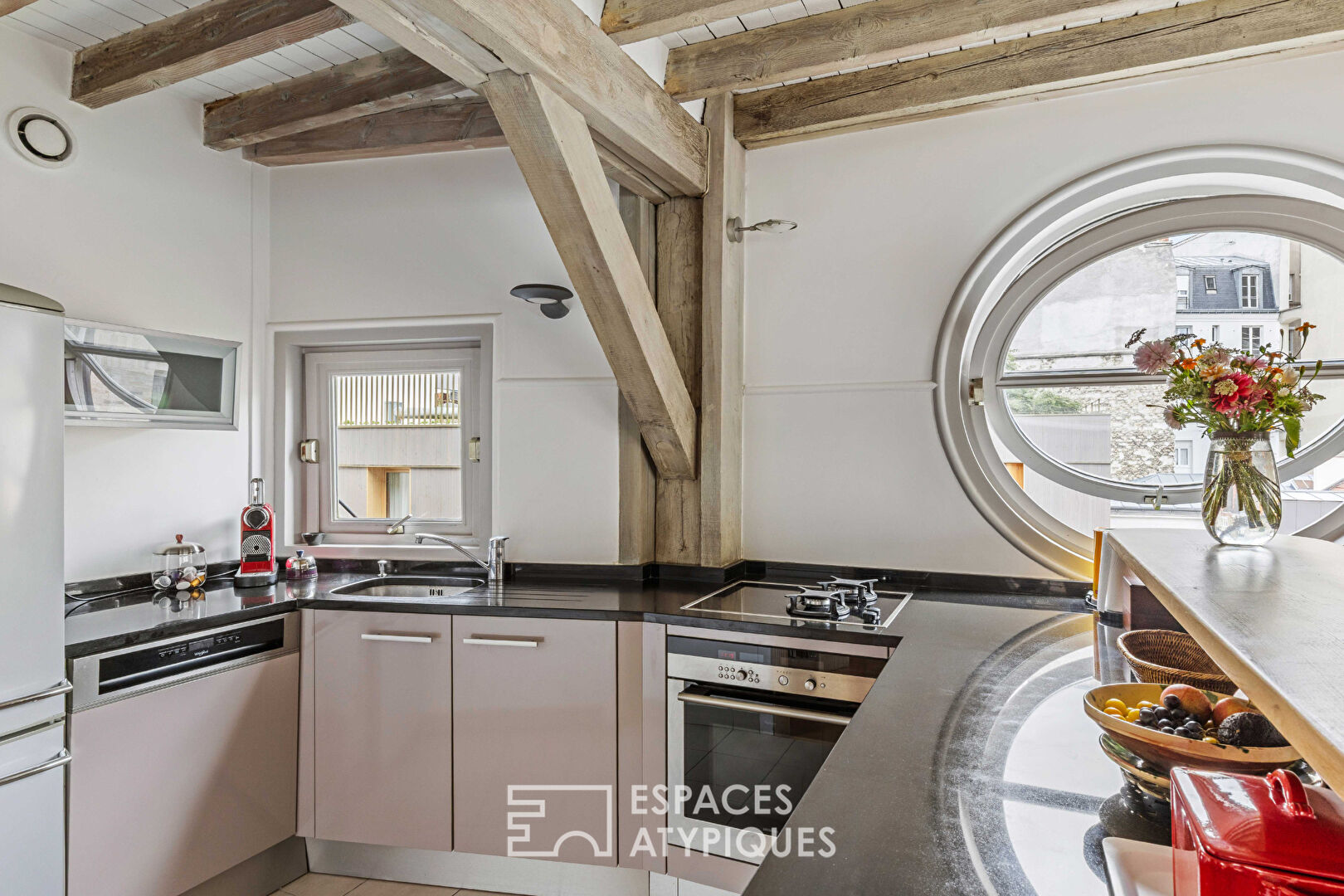 Appartement dans un ancien lavoir avec terrasse partagée
