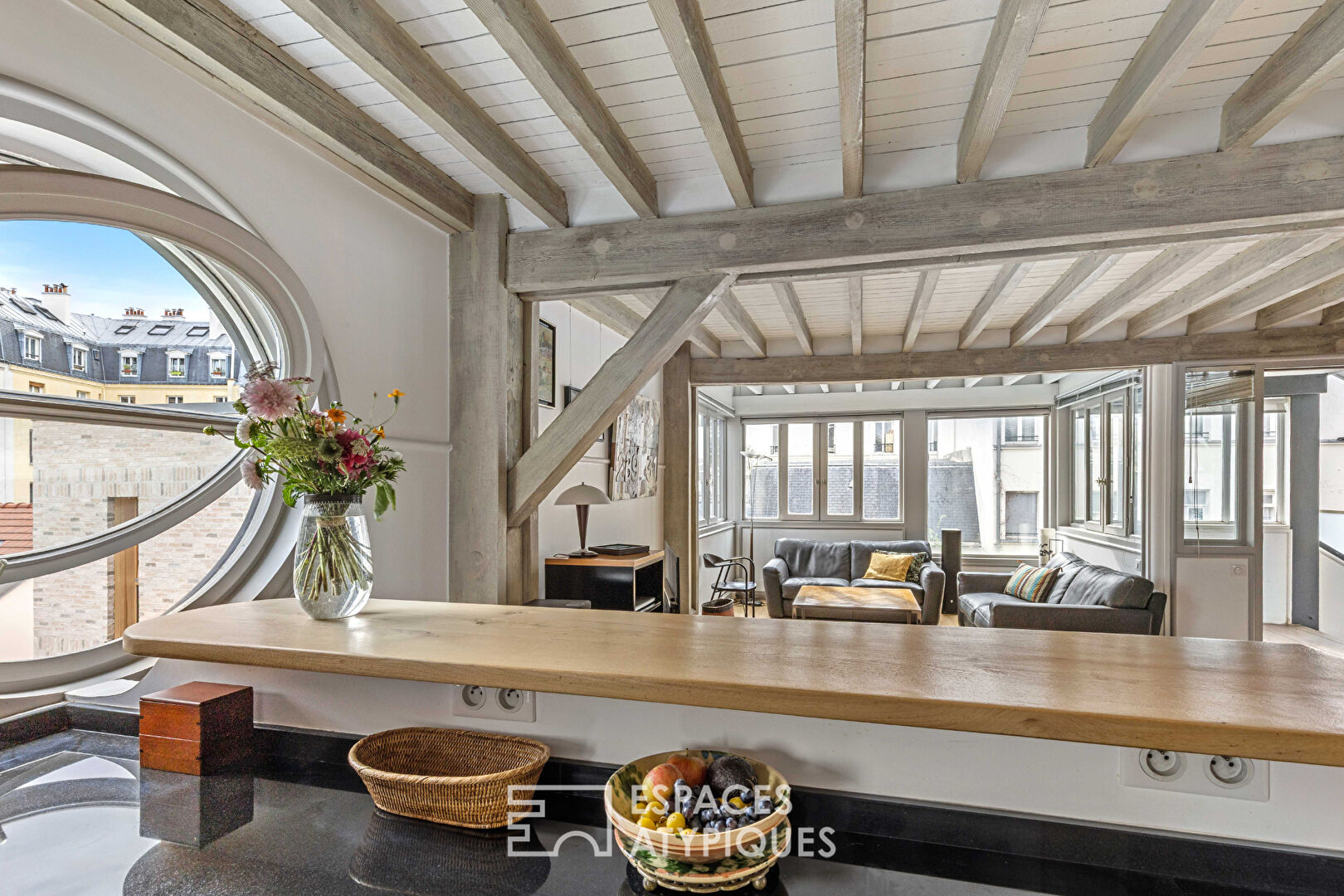 Appartement dans un ancien lavoir avec terrasse partagée