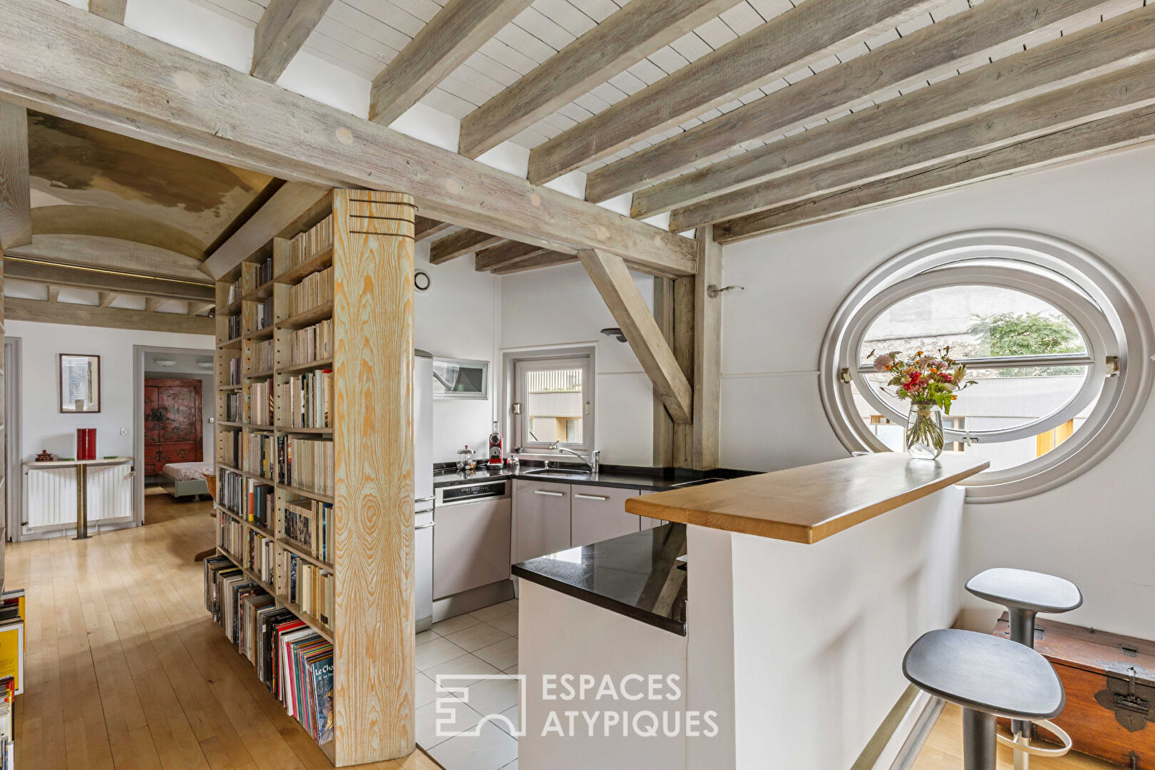 Appartement dans un ancien lavoir avec terrasse partagée