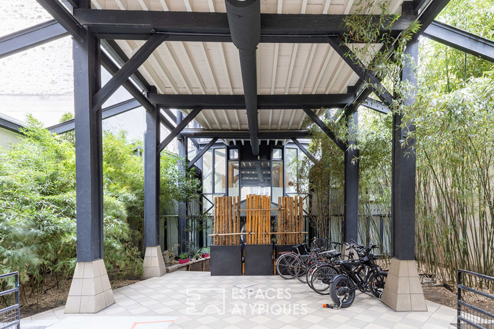 Appartement dans un ancien lavoir avec terrasse partagée