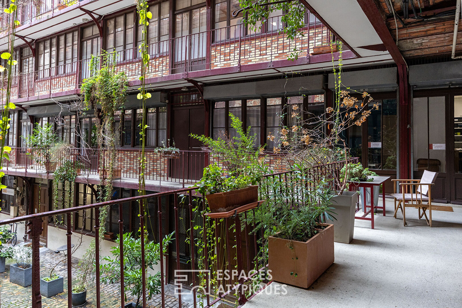 Ancien atelier au coeur d&rsquo;une cour Eiffel