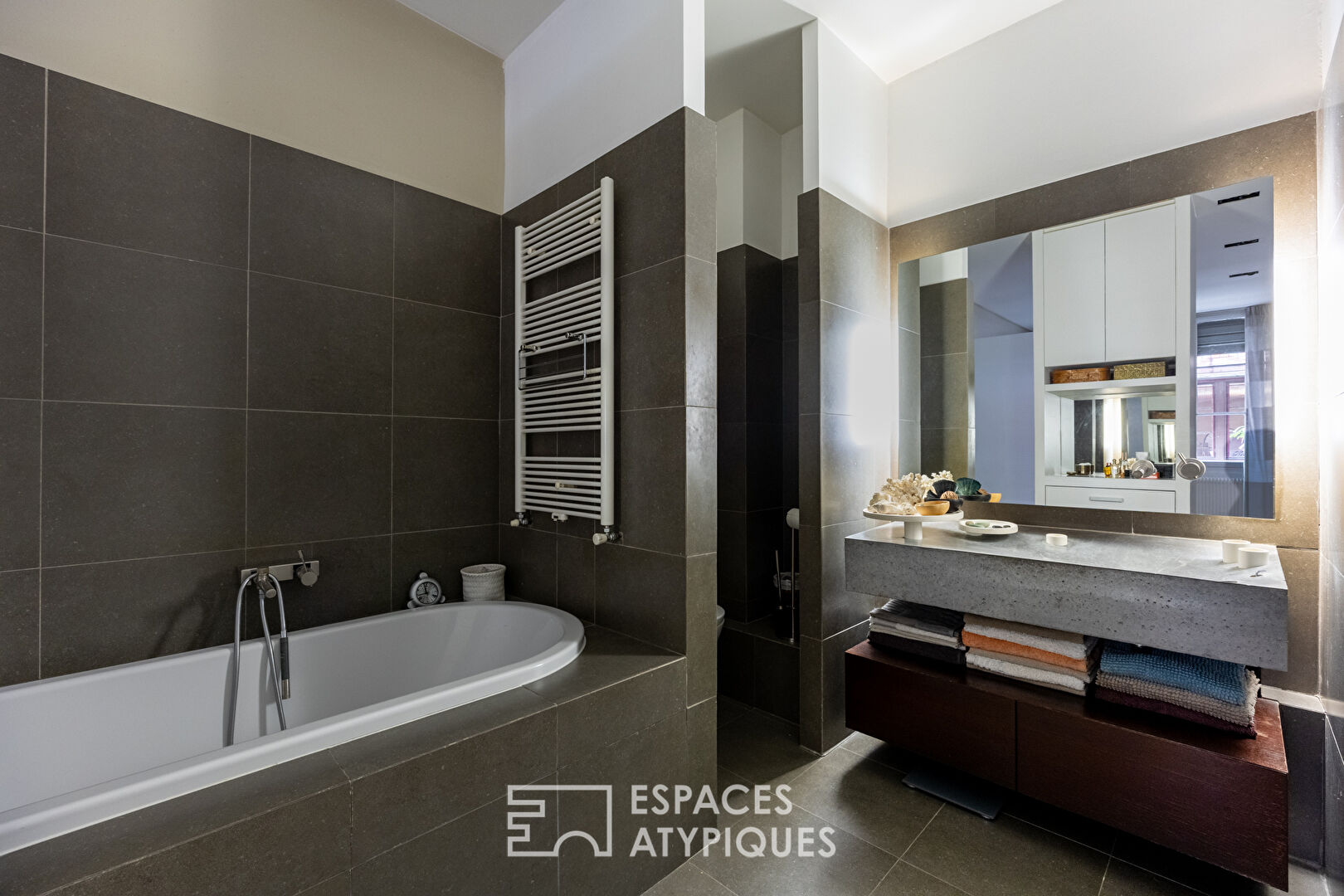 Ancien atelier au coeur d&rsquo;une cour Eiffel