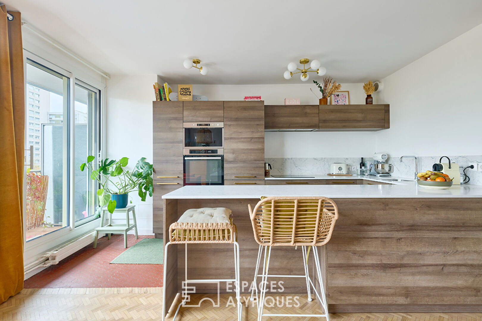 Appartement avec balcon entre ciel et cour