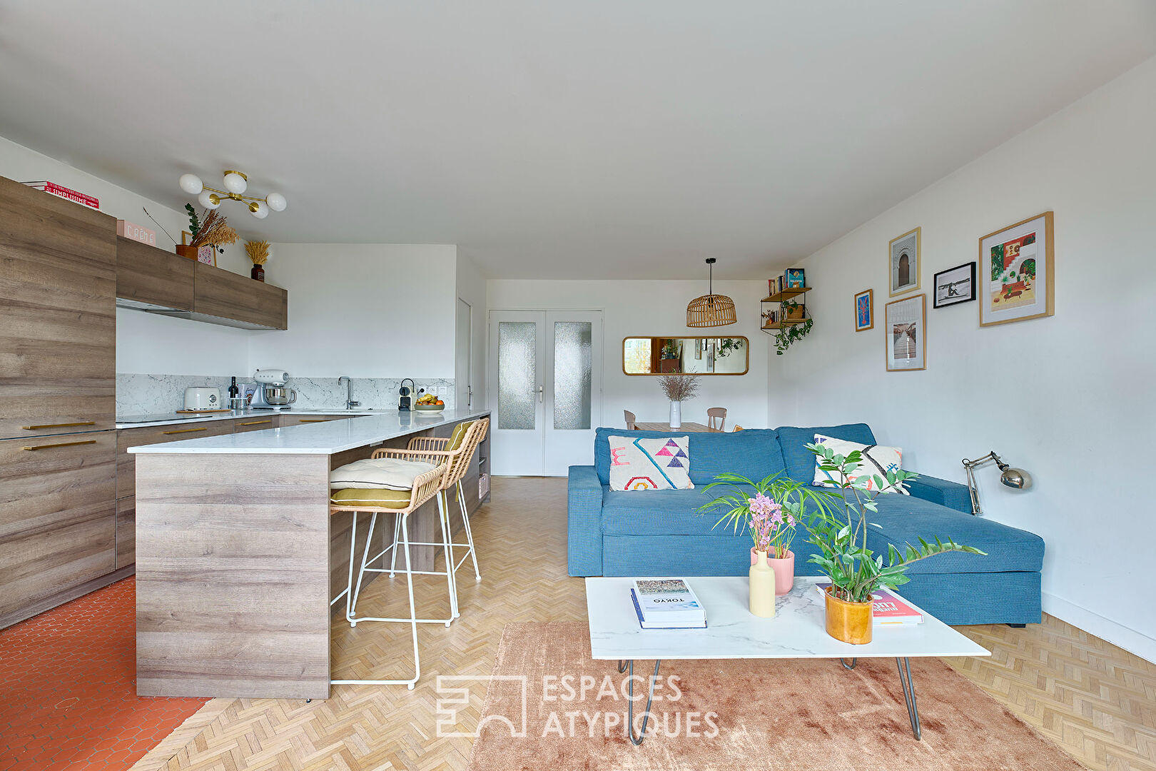 Appartement avec balcon entre ciel et cour