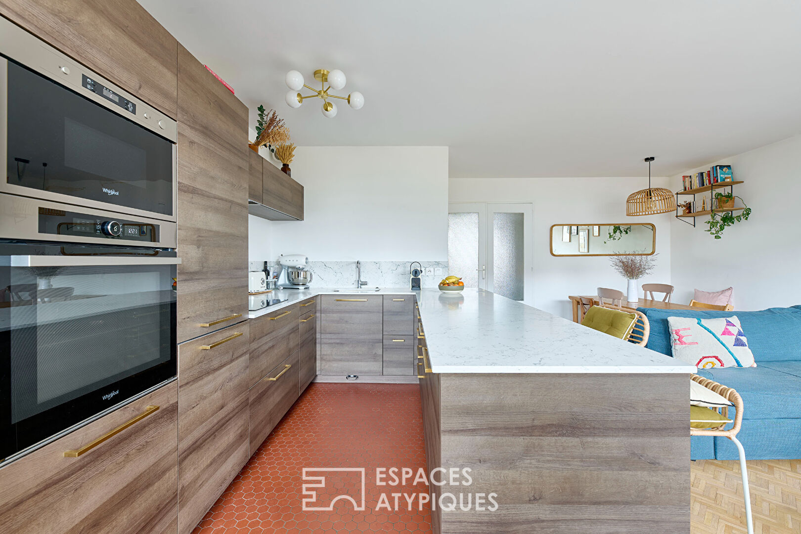 Appartement avec balcon entre ciel et cour