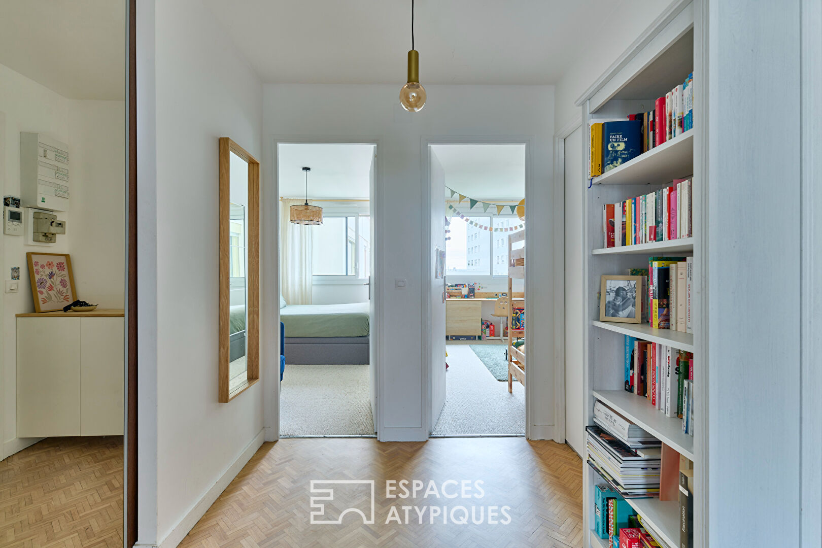 Appartement avec balcon entre ciel et cour