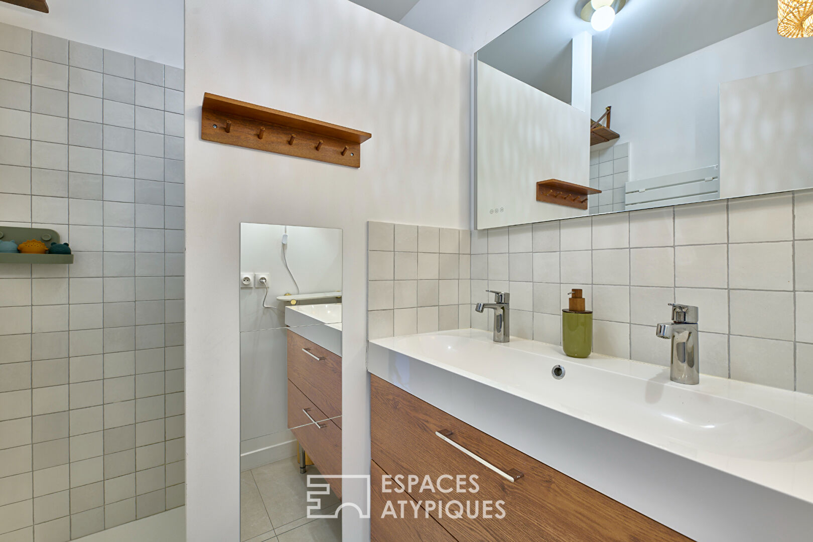 Appartement avec balcon entre ciel et cour