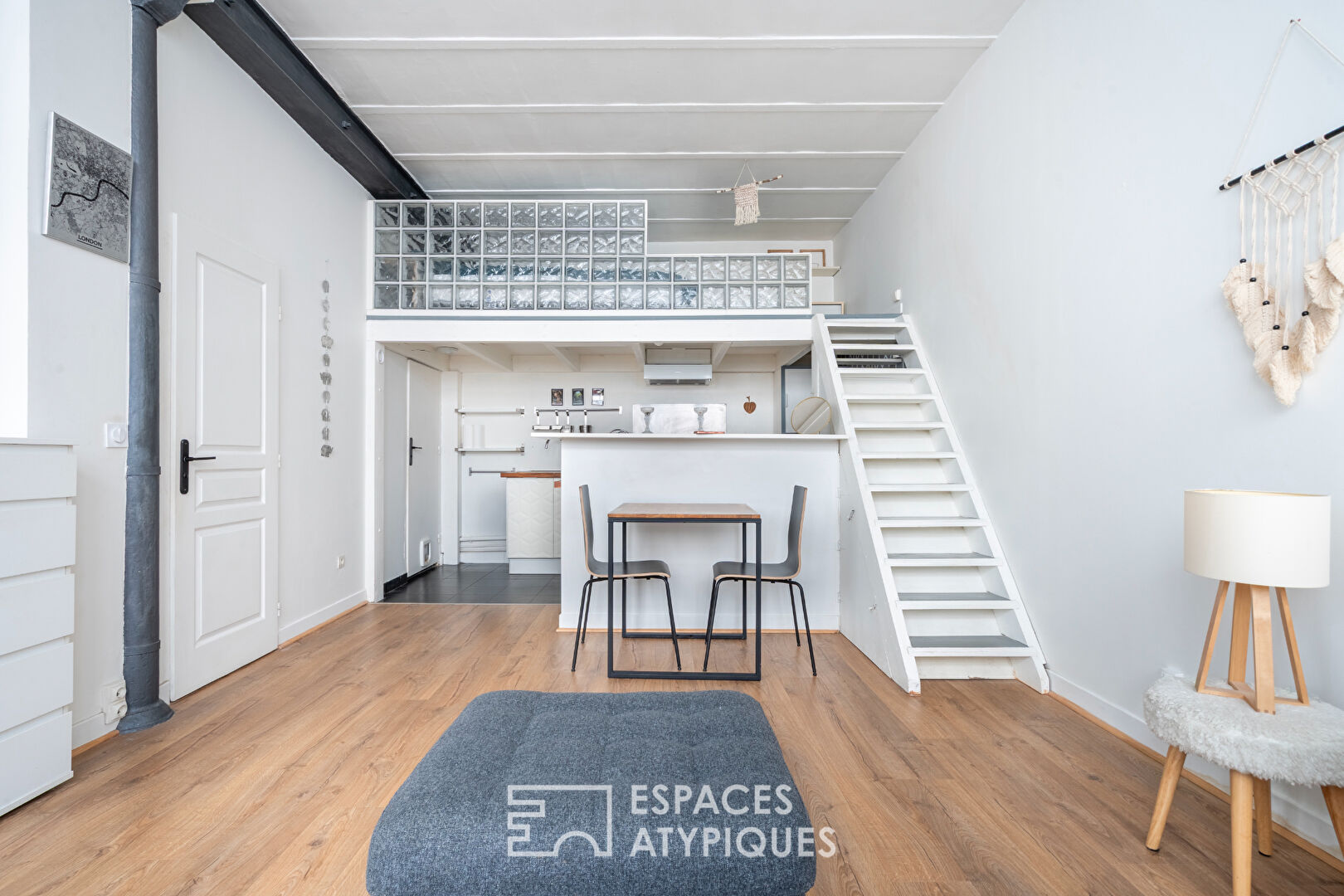 Ancien atelier dans une ancienne usine en briques