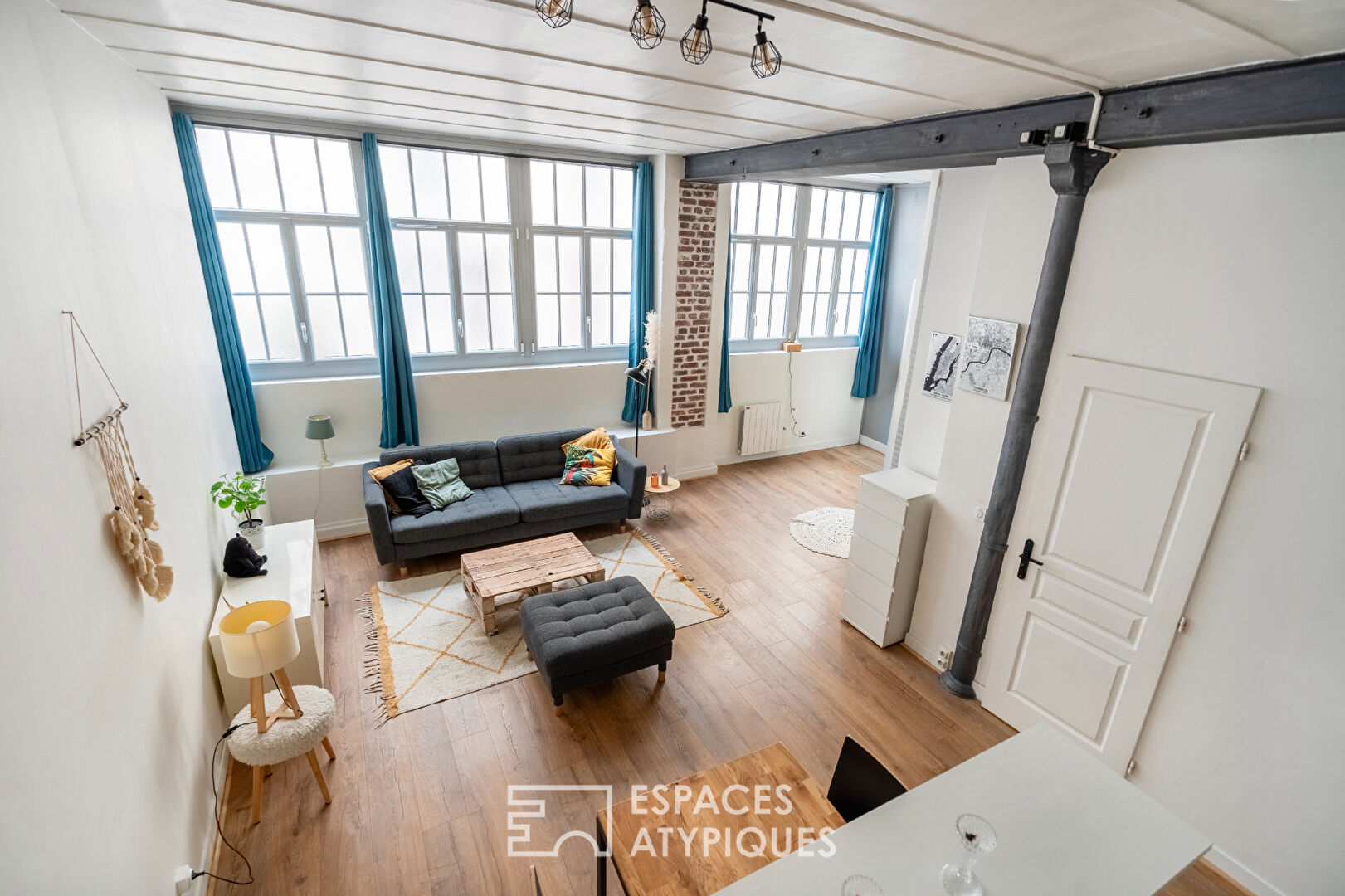 Ancien atelier dans une ancienne usine en briques