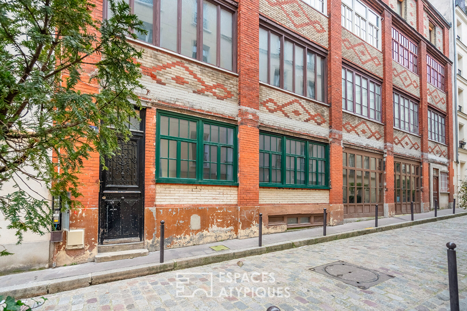 Ancien atelier dans une ancienne usine en briques