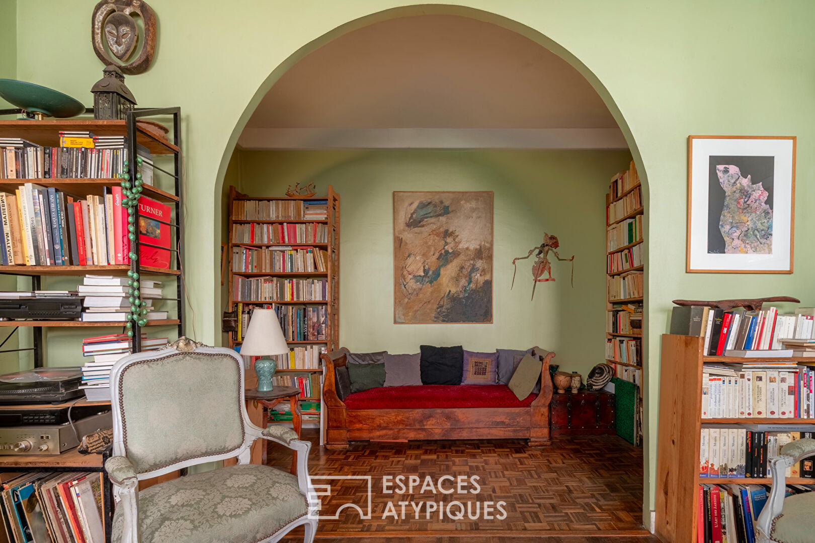 Rez-de-chaussée à réinventer sur jardin au calme d&rsquo;une impasse