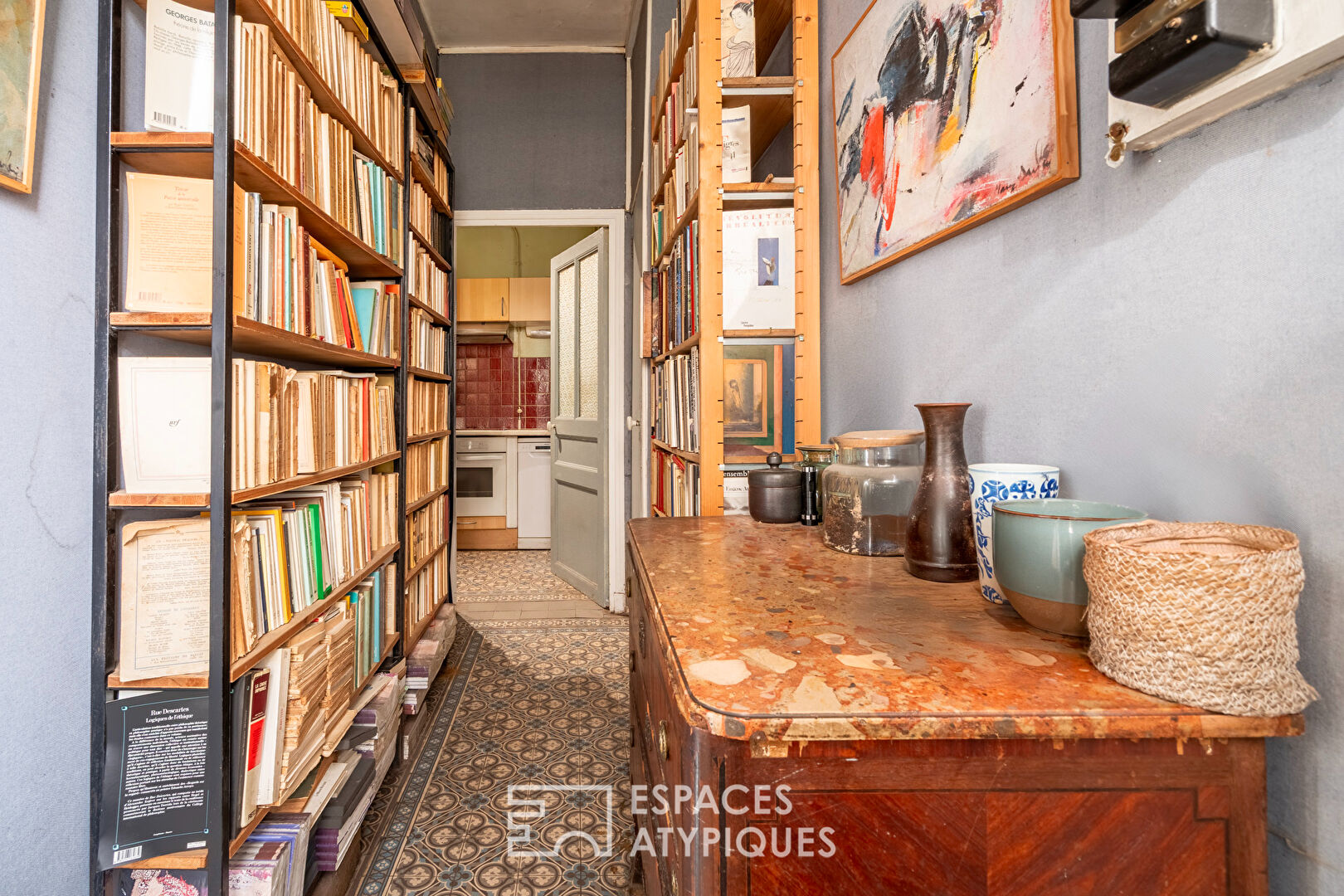 Rez-de-chaussée à réinventer sur jardin au calme d&rsquo;une impasse