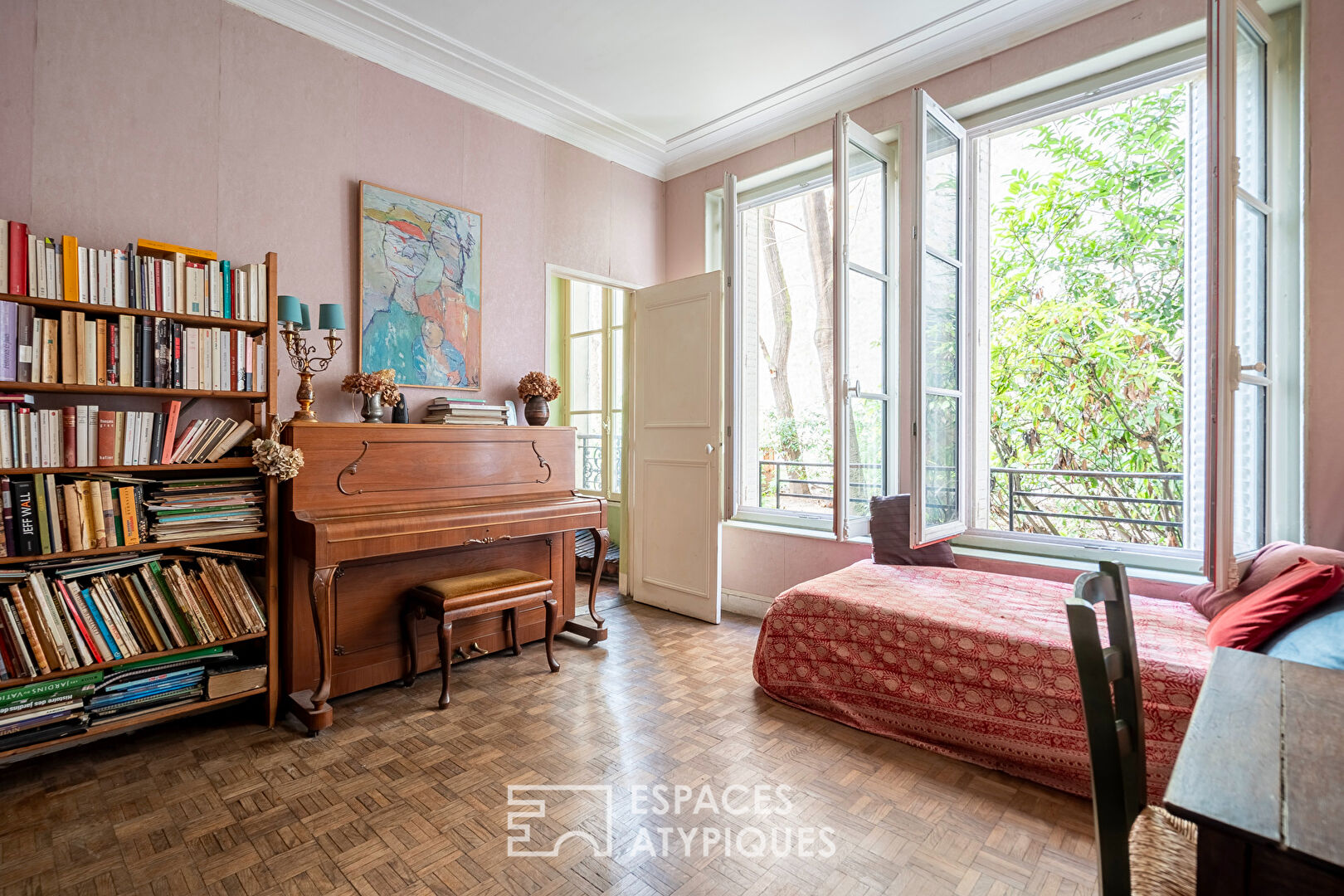 Rez-de-chaussée à réinventer sur jardin au calme d&rsquo;une impasse