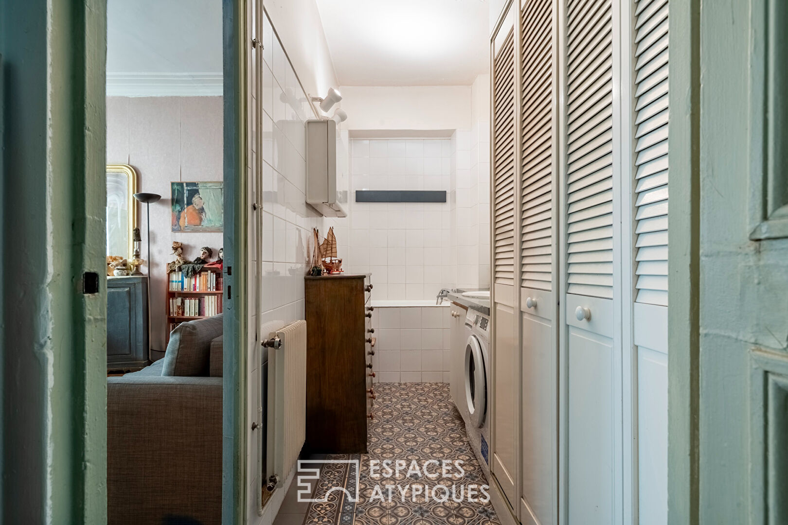 Rez-de-chaussée à réinventer sur jardin au calme d&rsquo;une impasse