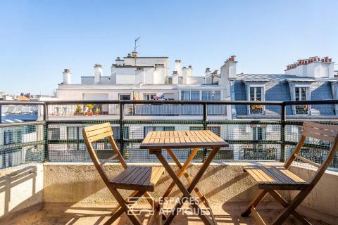 Dernier étage avec ascenseur et balcon