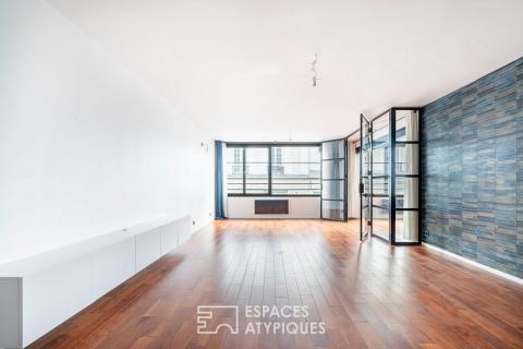 Loft à l&rsquo;esprit industriel dans une ancienne manufacture des années 1930.