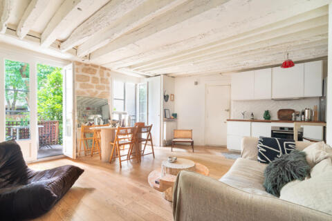 Appartement de caractère avec jardin au pied du Canal St Martin