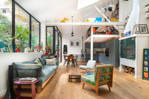 Reinvented house with a private garden in Faidherbe