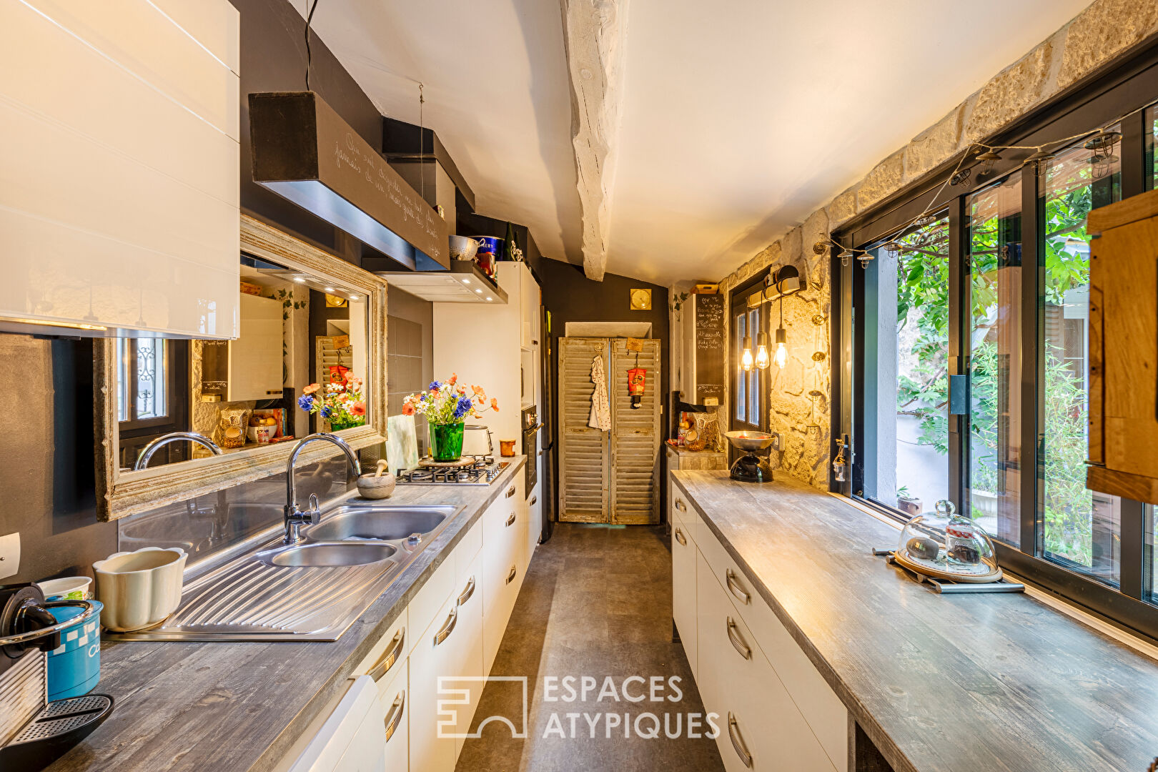 Ancien corps de ferme avec dépendance