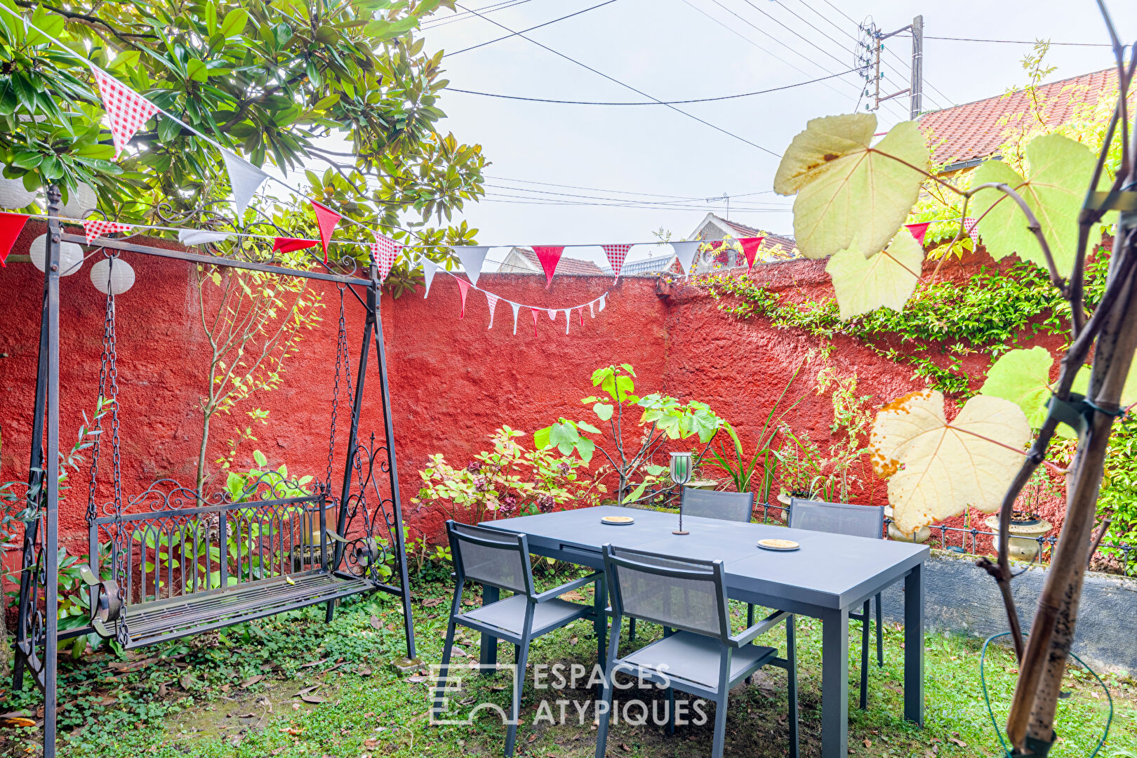 Ancien corps de ferme avec dépendance