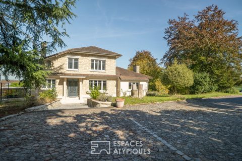 Villa année 50 de 227 m² sur 3362 m² de terrain, avec belle piscine, sur les hauteurs de Viarmes