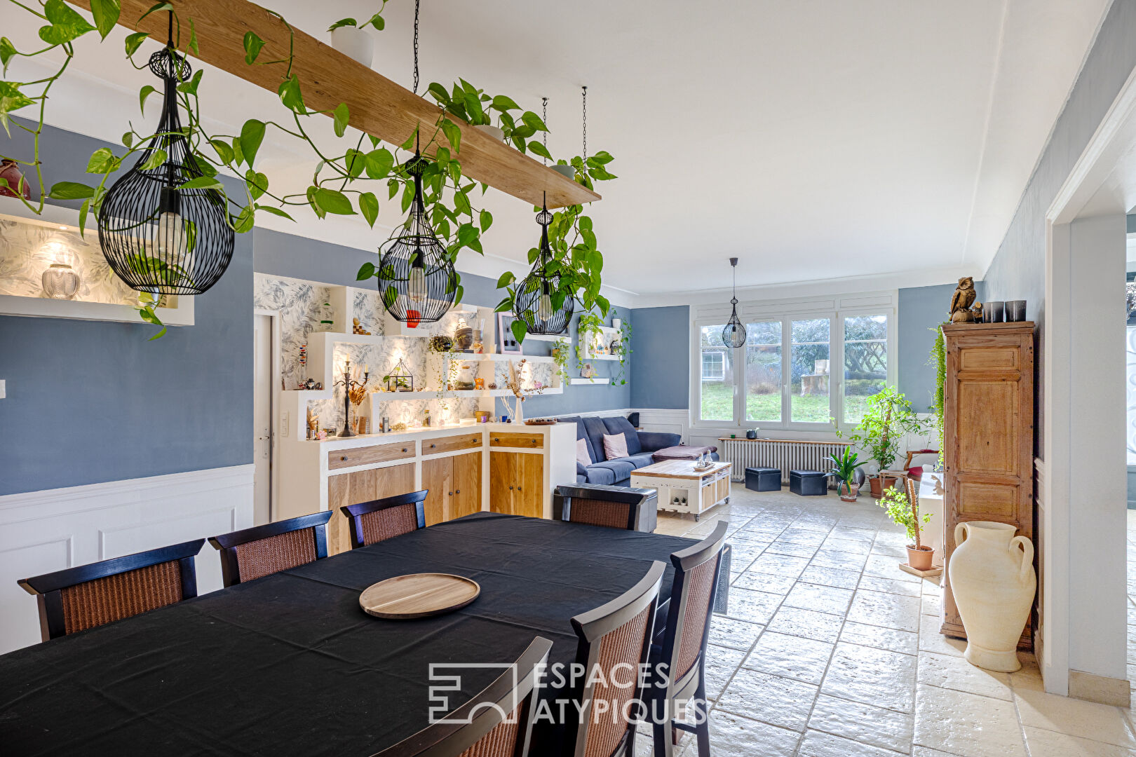 Villa année 50 de 227 m² sur 3362 m² de terrain, avec belle piscine, sur les hauteurs de Viarmes