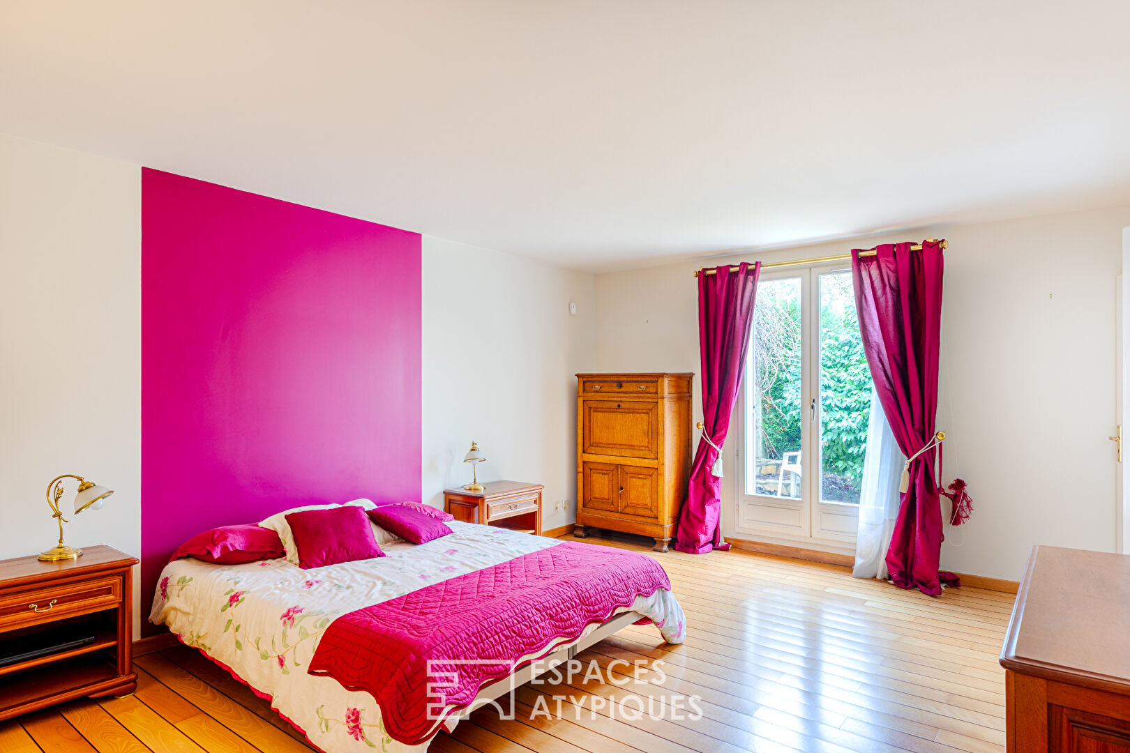 Volumes cathédrale et échappée verte : une signature architecturale à Cergy les Essarts