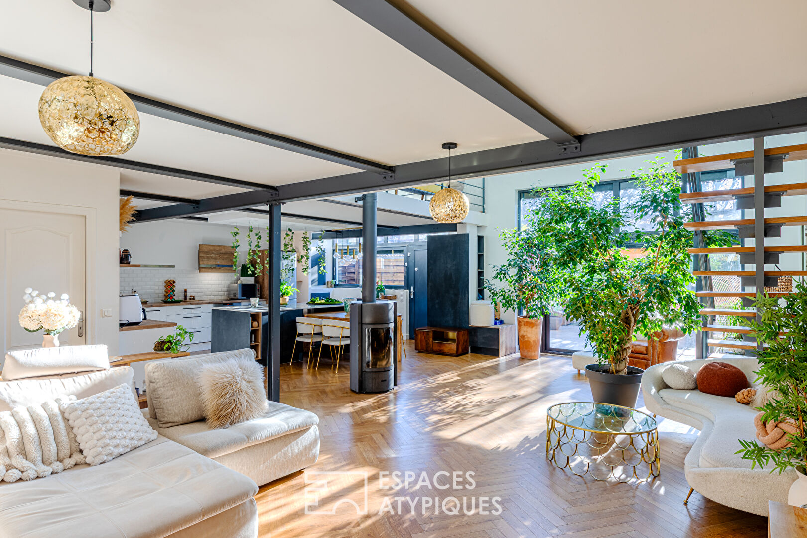 Héritage industriel ! Loft d&rsquo;exception entre ciel et verdure à Argenteuil