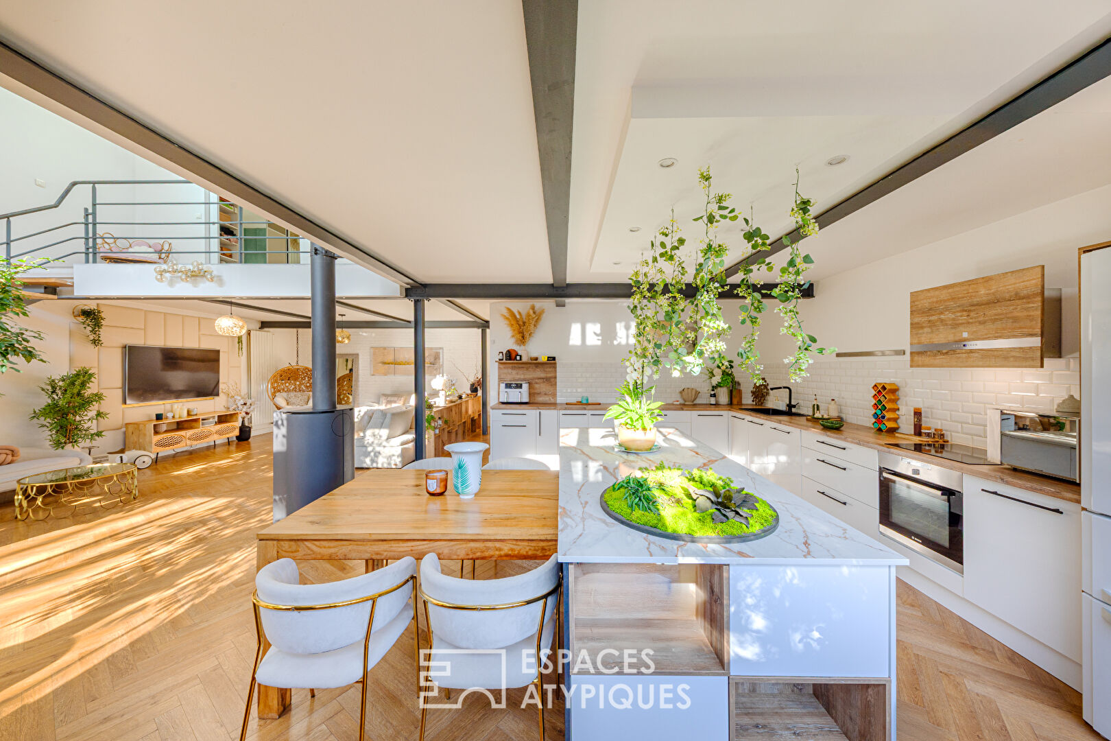 Héritage industriel ! Loft d&rsquo;exception entre ciel et verdure à Argenteuil