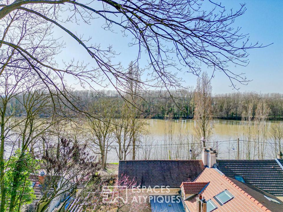 Demeure du XIXe vue Seine et jardin paysager à La Frette sur Seine