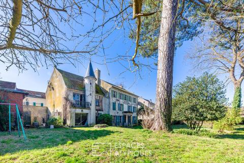 La belle endormie de Luzarches : propriété unique du XIX -ème, à réinventer au coeur de ville