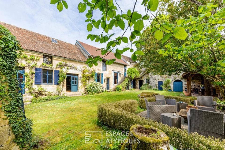 Maison de charme ancienne de plus de 150 m² au coeur du village authentique de Frouville