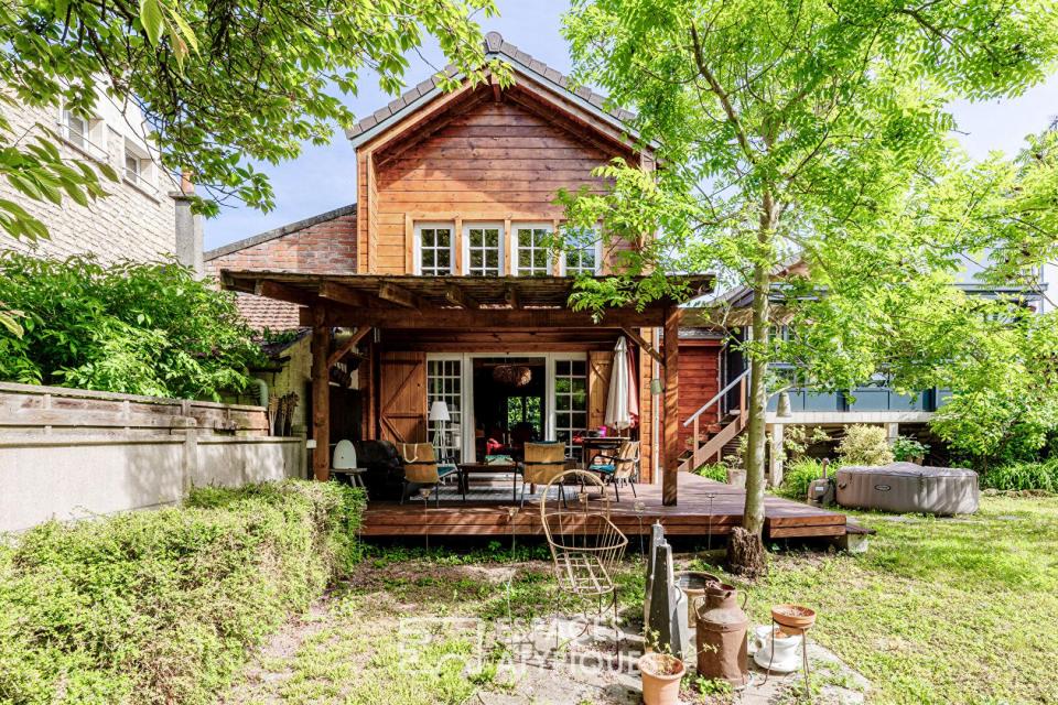 L'exception à Pontoise : Maison esprit chalet, le confort absolu.