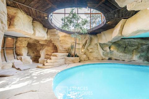 « L&rsquo;Inattendue » aux portes du Vexin: Une maison spectaculaire et sa piscine intérieure.
