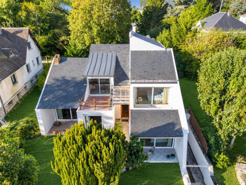 Maison d&rsquo;architecte et vue panoramique sur Paris à Deuil-la-Barre, limitrophe Montmorency