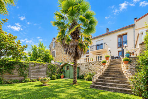Maison à Osny : cocon au rez-de-chaussée, vie de réception en souplex et jardin en cascade